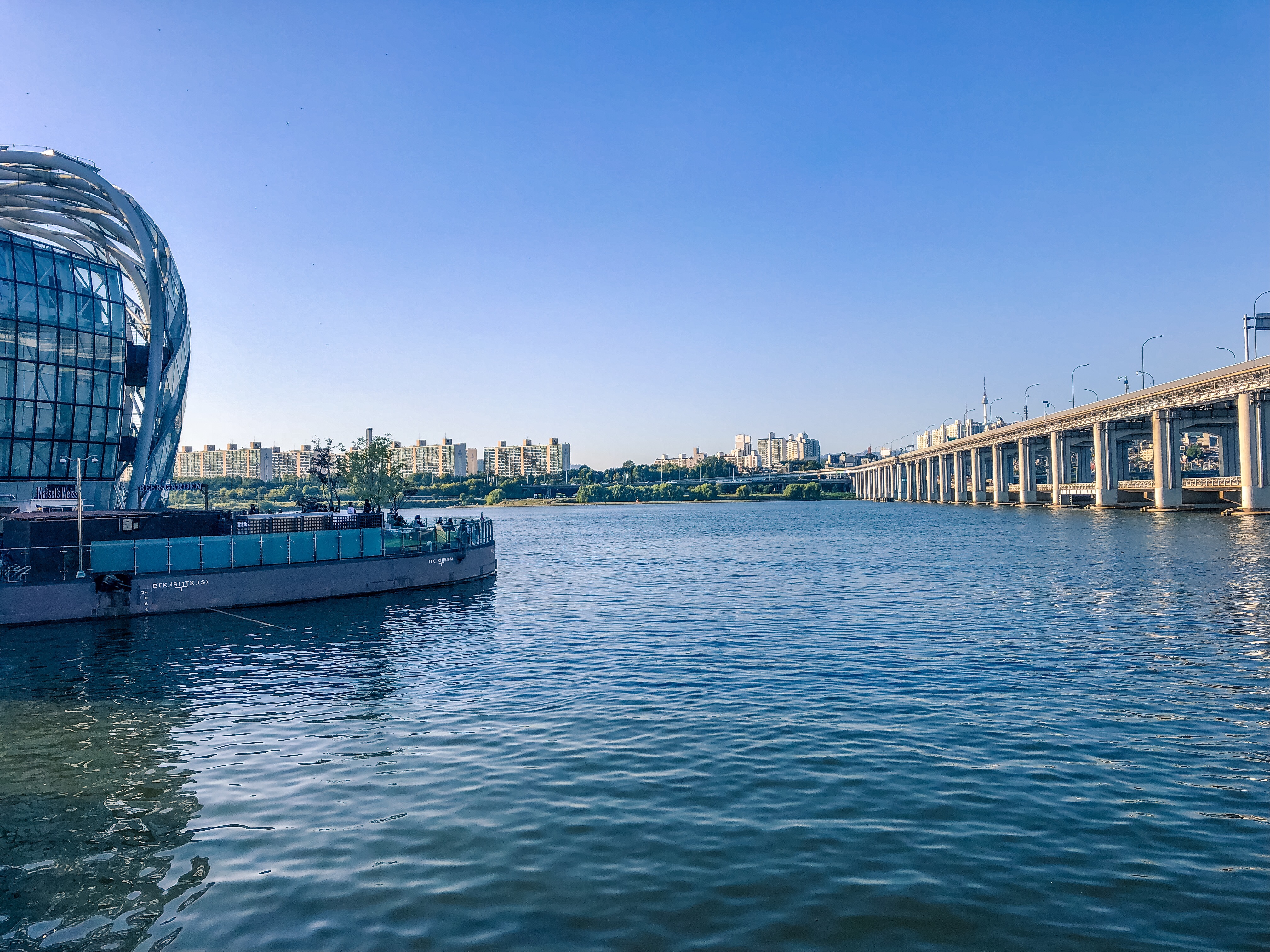 Biking the Han River: Learn more about how to prepare for a beautiful afternoon #biking the #Han River in #Seoul, South Korea. From where to rent a bike to what to see!