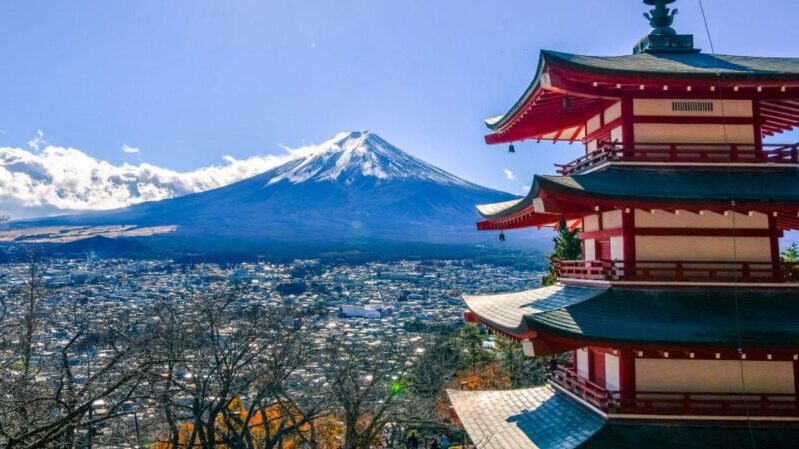 Views of Mount Fuji from Lake Kawaguchi : While in the neighboring city, the Arakurayama Sengen Shrine offers probably the most iconic view of Mount Fuji. Climb the 400 steps to get the beautiful photo with the pagoda and Mount Fuji. #japan #travel #fuji