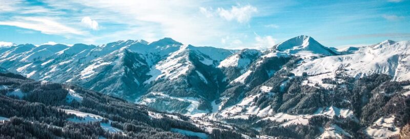 A ski trip to Kitzbühel is a must as Kitzbühel is one of the most popular ski destinations in Austria; which is no surprise given the amazing mountain range and faublous hotel accomodations! Click here to learn mroe about the beautiful ski resort area of Kitzbuhel! #ski #austria #europe