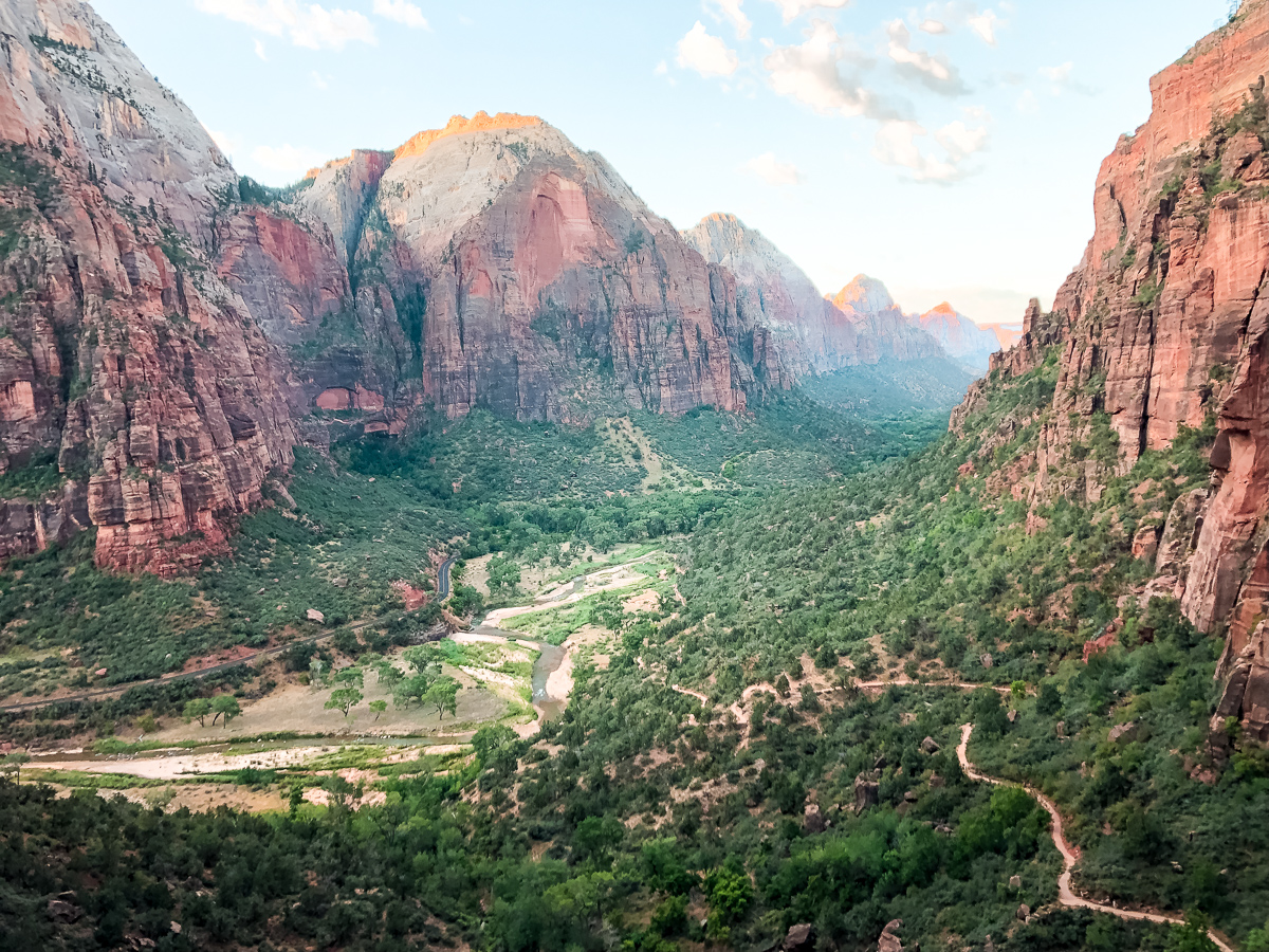 One of the best hikes in Zion National Park! Angel’s Landing. This famous hike at Zion National Park is well known for the beautiful, yet terrifying, views from the top of the landing. Learn more about hiking Angel’s Landing and what to expect to see those beautiful views! #hiking #zionnationalpark #angelslanding