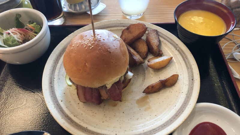 Burger from Ginger during a ski lunch break at Niseko.