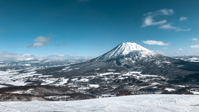 Niseko: Powder Dreams Come True Embark on a snowy adventure in Niseko, just a short flight from South Korea, where world-class ski slopes and breathtaking winter landscapes await.